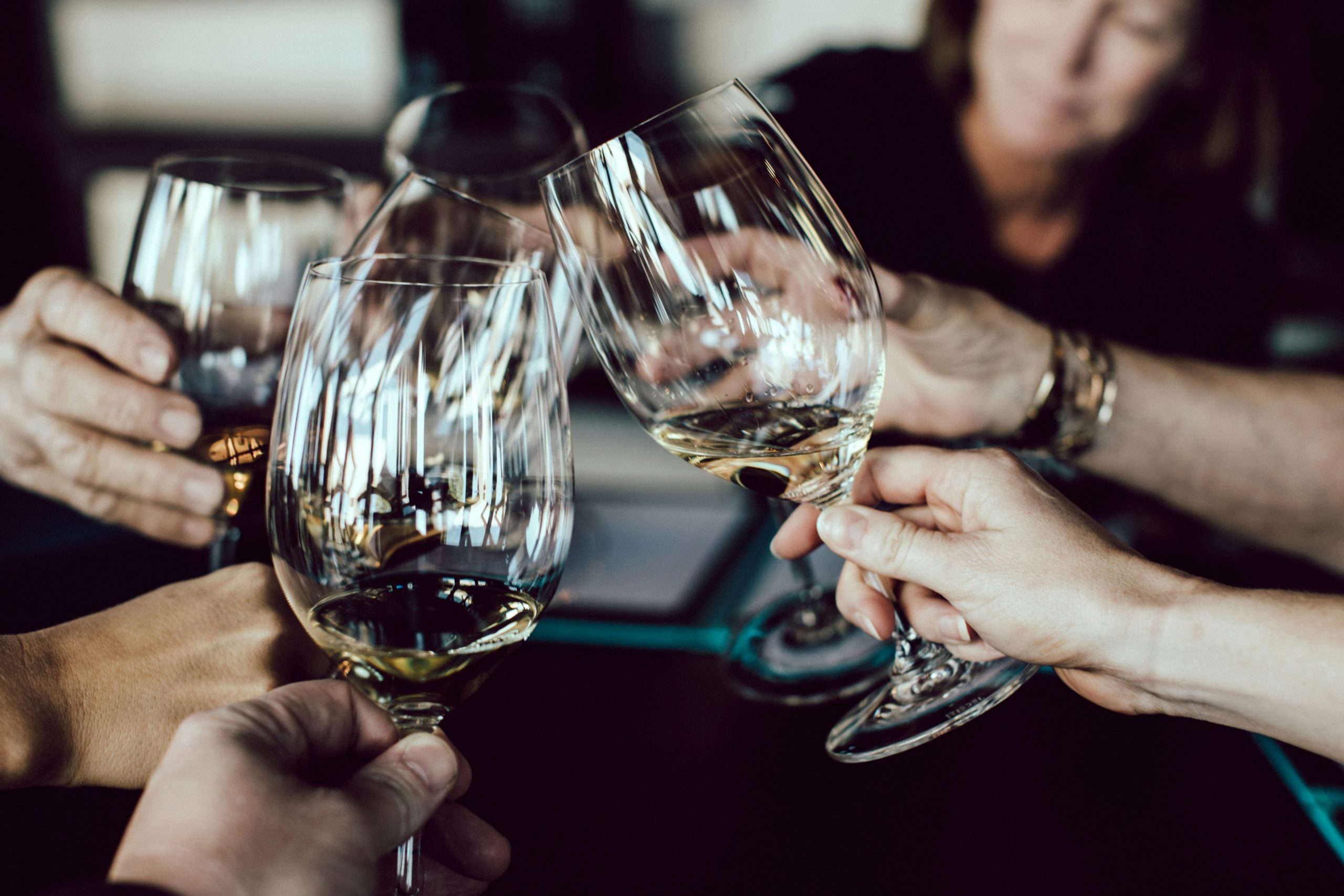 Realização de eventos promocionais, organização de feiras, congressos, provas de vinhos e outros eventos similares